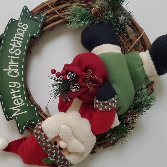 Felt Santa on Grape Vine Merry Christmas Wreath - Picture 5 of 6